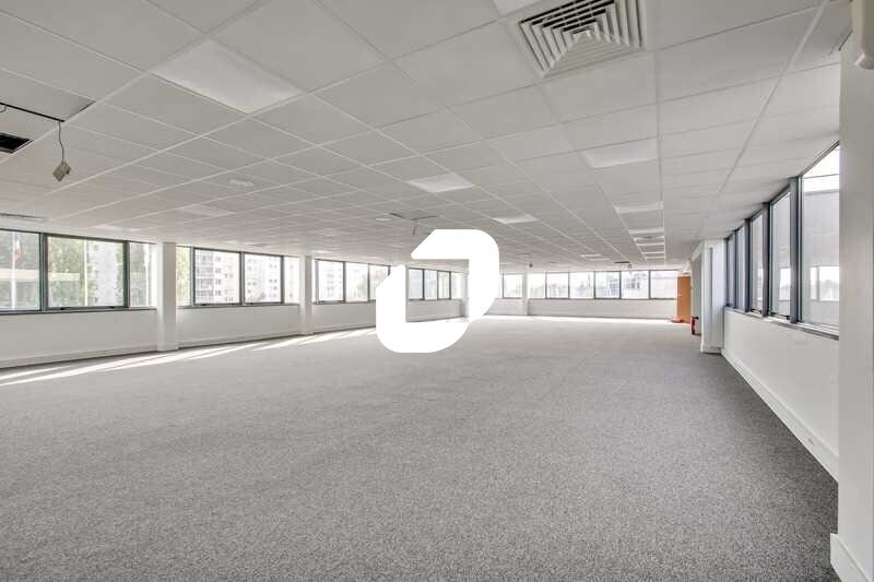Avenue Du Parc, Chilly-Mazarin for lease - Interior Photo - Image 3 of 14
