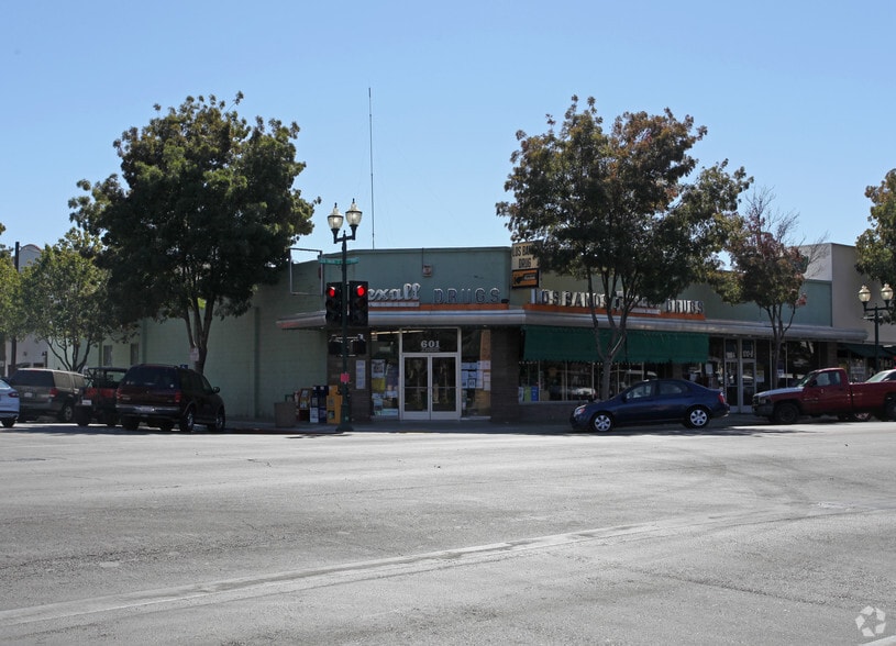 601 J St, Los Banos, CA for lease - Primary Photo - Image 1 of 2