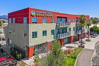 1211 Embarcadero, Oakland, CA à louer Photo du bâtiment- Image 1 de 4