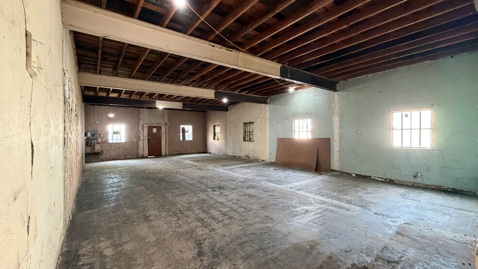 718-720 W Douglas, Wichita, KS à vendre - Photo du bâtiment - Image 3 de 6