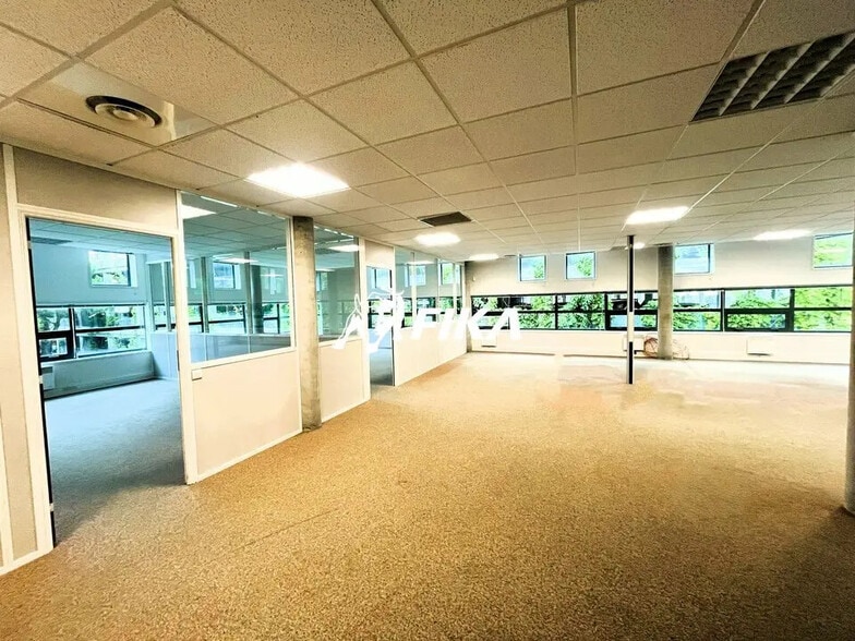 Office in Mérignac for lease - Interior Photo - Image 3 of 5