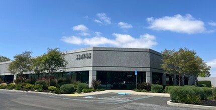 47221-47233 Fremont Blvd, Fremont, CA à louer Photo du bâtiment- Image 1 de 5