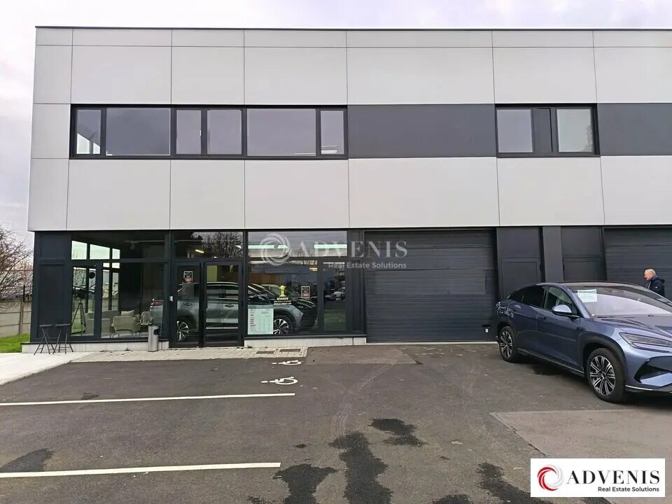 Flex in VILLENEUVE-D'ASCQ for lease Building Photo- Image 1 of 11
