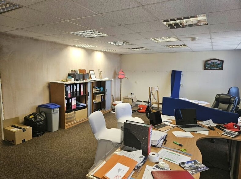 31-33 Station Rd, Birmingham for lease - Interior Photo - Image 2 of 2