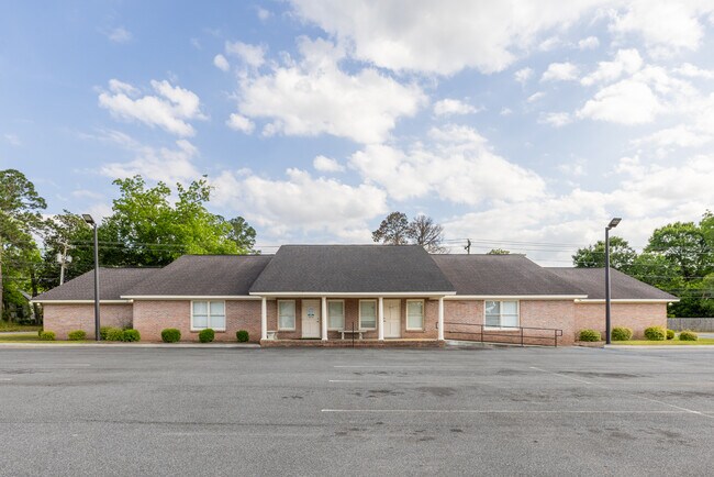 Plus de détails pour 412 E 4th Ave, Cordele, GA - Bureau à vendre