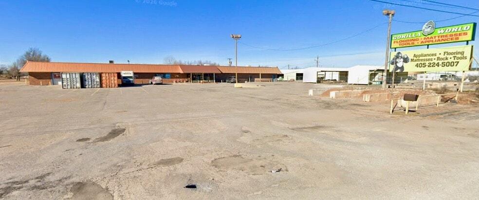 4310 S 4th St, Chickasha, OK for sale - Building Photo - Image 2 of 13