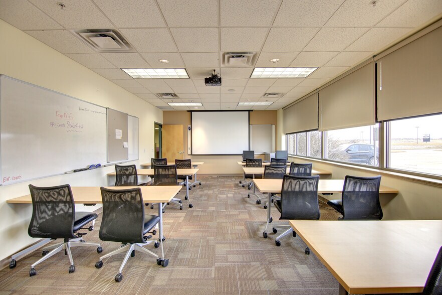 1310 19th Ave NW, Clinton, IA à vendre - Photo intérieure - Image 3 de 15