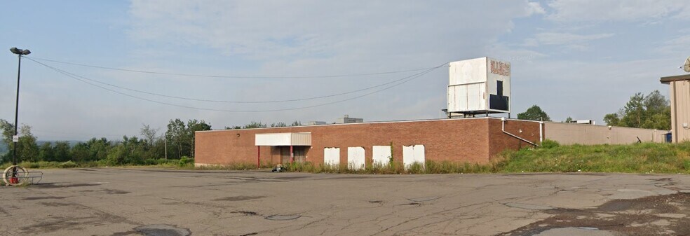 702 W Broad St, Hazleton, PA à vendre - Photo du bâtiment - Image 1 de 4