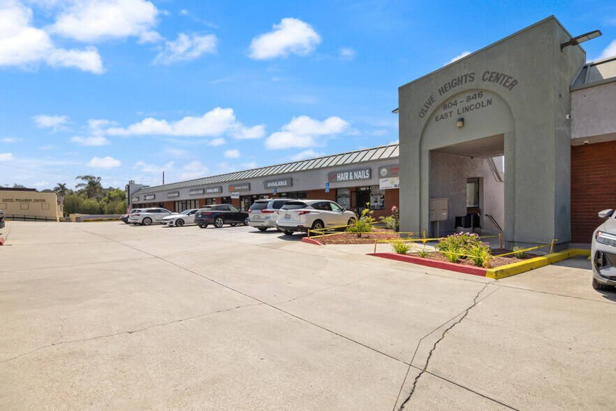 804-846 E Lincoln Ave, Orange, CA à vendre - Photo du bâtiment - Image 3 de 10