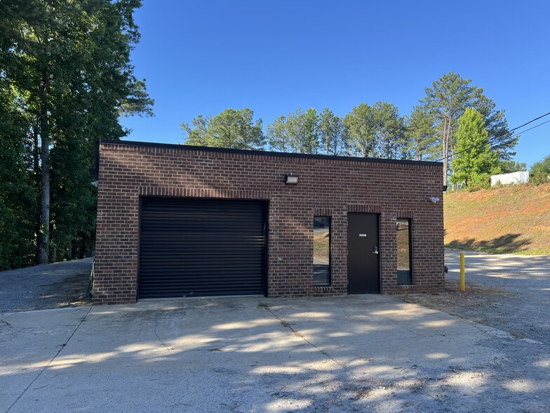 193 Hickory Springs Ind Dr, Canton, GA à vendre - Photo du bâtiment - Image 1 de 1