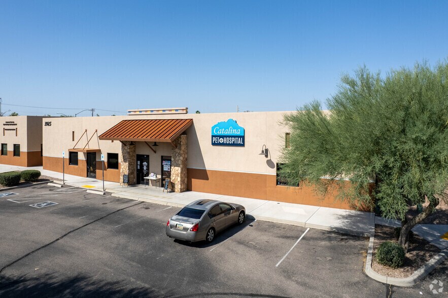 3925 E Fort Lowell Rd, Tucson, AZ à louer - Photo du bâtiment - Image 2 de 3