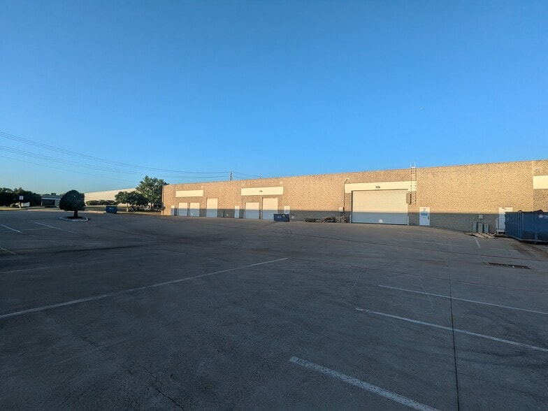 2550 114th St, Grand Prairie, TX for lease - Building Photo - Image 3 of 9