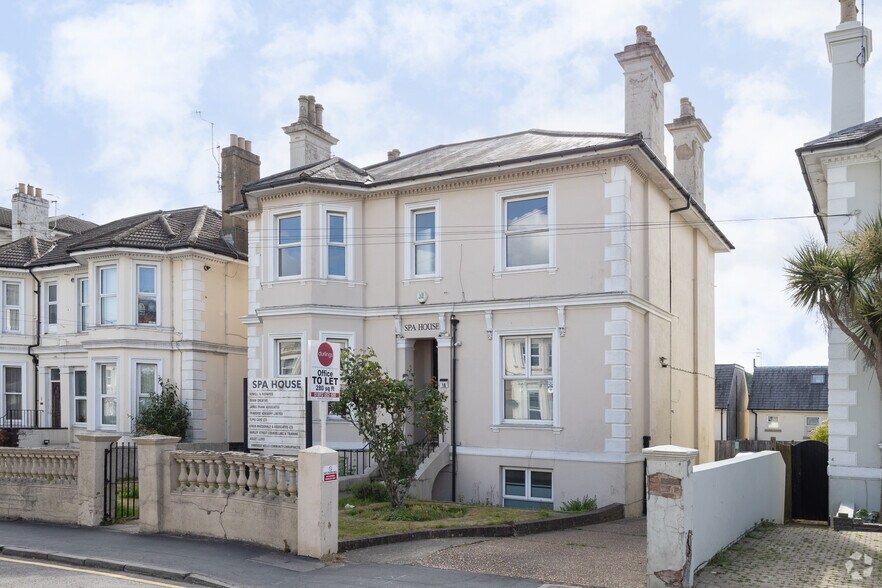 18 Upper Grosvenor Rd, Tunbridge Wells à louer - Photo du bâtiment - Image 3 de 3