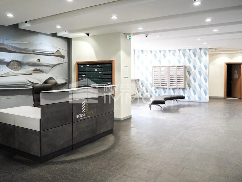 Bureau dans Boissy-Saint-Léger à louer - Photo du bâtiment - Image 3 de 7