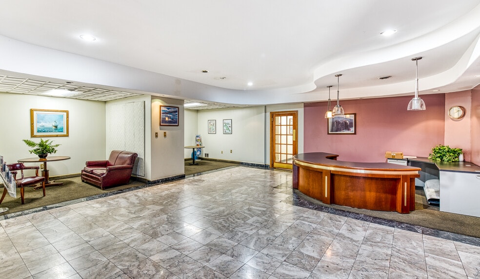 1076 Airport Rd, Tappahannock, VA for lease - Interior Photo - Image 3 of 24