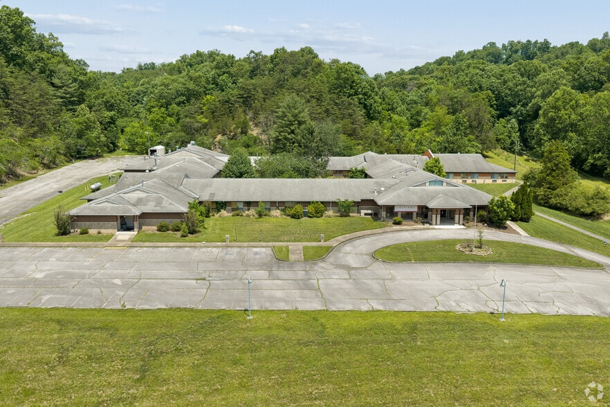 250 Belle Brook Rd, Bristol, TN for sale - Building Photo - Image 1 of 20