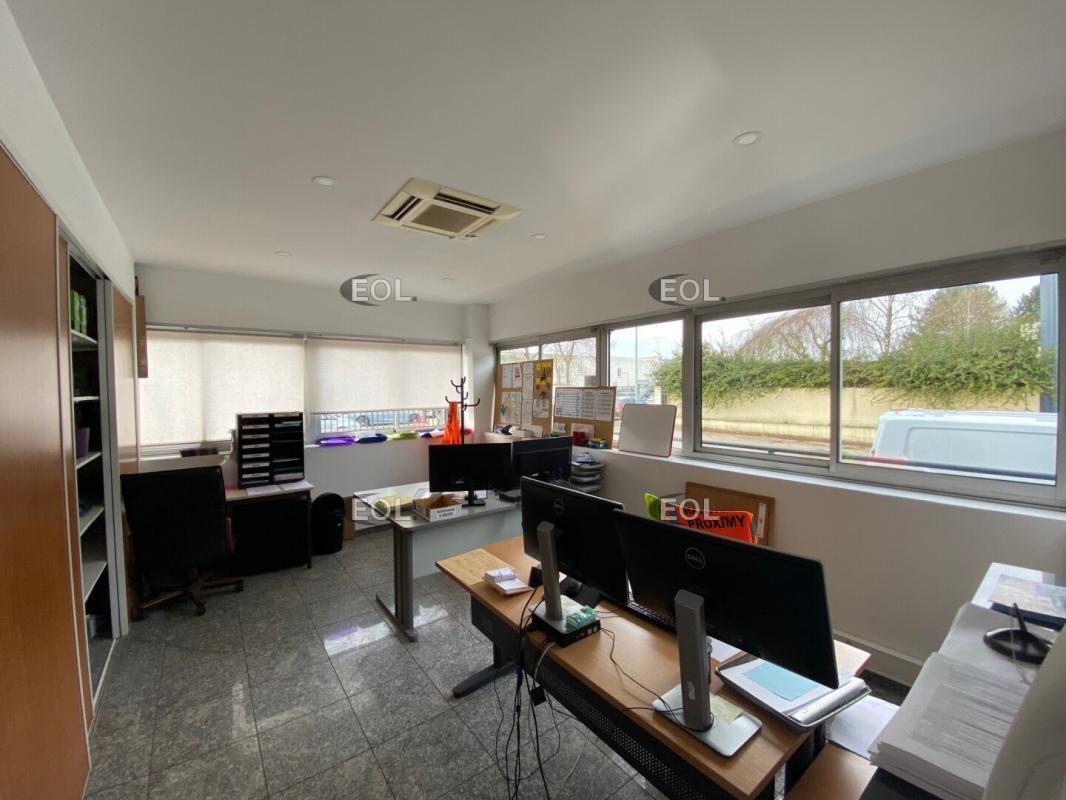 Flex in Combs-la-Ville for lease Interior Photo- Image 1 of 14