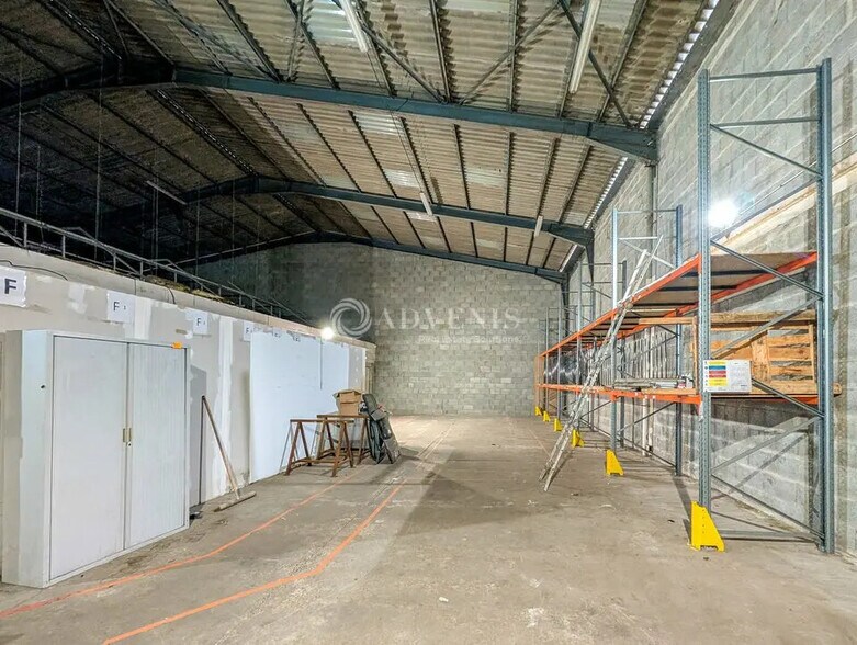 Flex in Saint-Malo for lease - Building Photo - Image 2 of 4