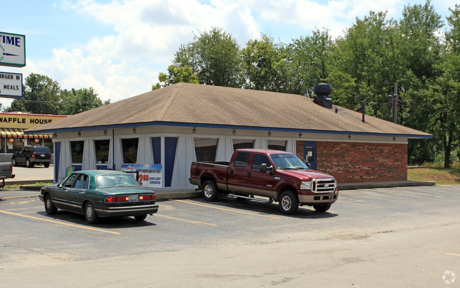 508 Lexington St, Versailles, KY à vendre - Photo du bâtiment - Image 1 de 1