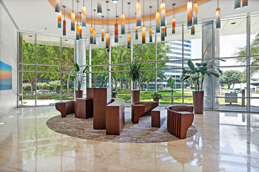 10350 Richmond Ave, Houston, TX for lease - Lobby - Image 1 of 1