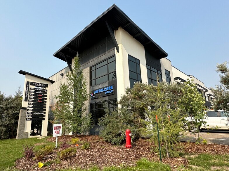 400 Mackenzie Blvd, Fort McMurray, AB à louer - Photo du bâtiment - Image 2 de 2