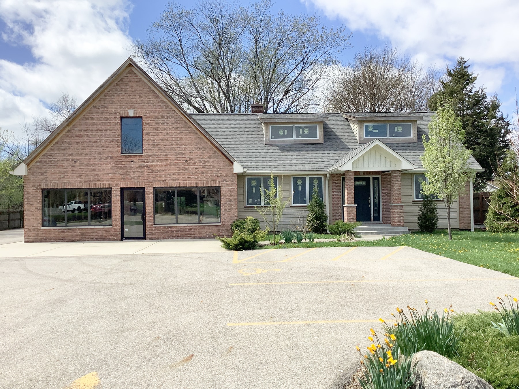 618 Barron Blvd, Grayslake, IL for sale Primary Photo- Image 1 of 8