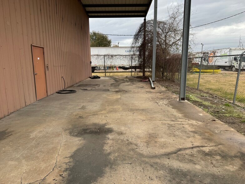 4725 Mercantile St, Beaumont, TX à louer - Photo du bâtiment - Image 3 de 14