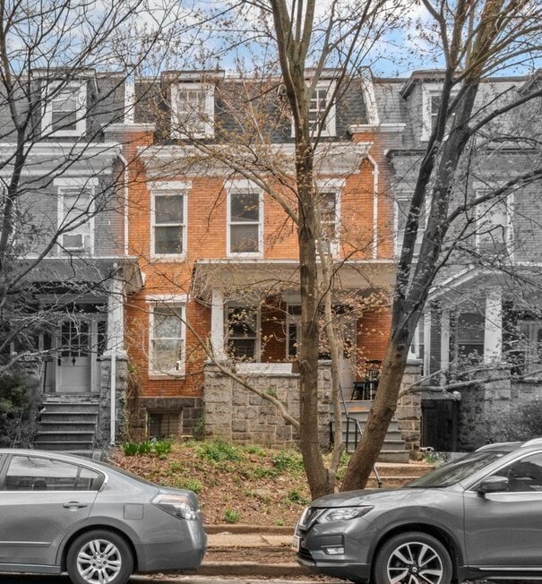 2 Single Family Rentals By JHU portfolio of 1 properties for sale on LoopNet.ca Primary Photo- Image 1 of 29