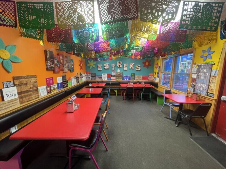 29299 E Channel Rd, Drummond Island, MI à vendre - Photo du bâtiment - Image 3 de 5