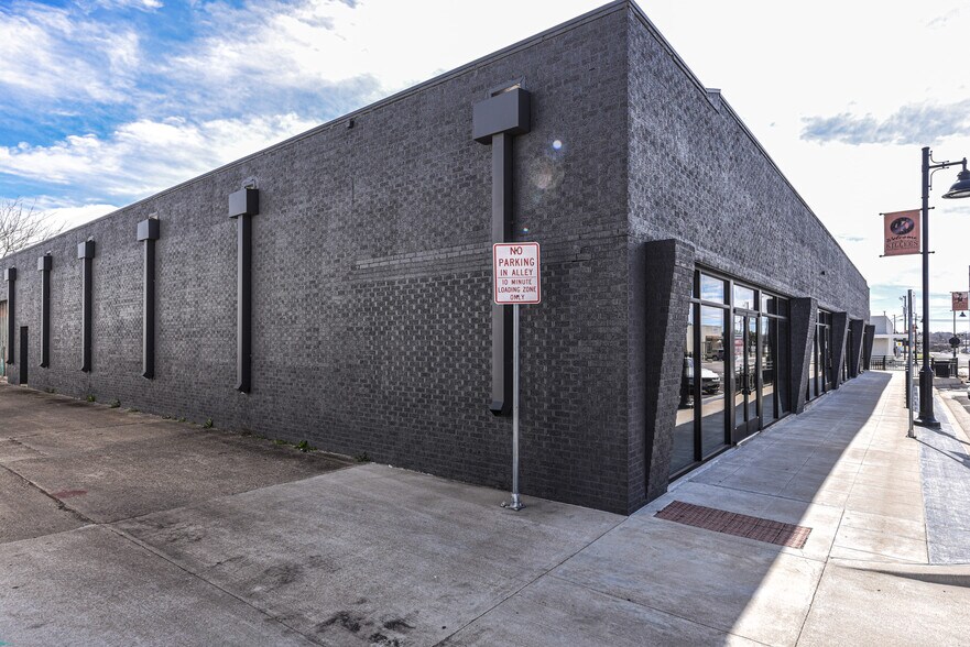 300 N 8th Suite 100 St, Killeen, TX à louer - Photo du bâtiment - Image 2 de 8