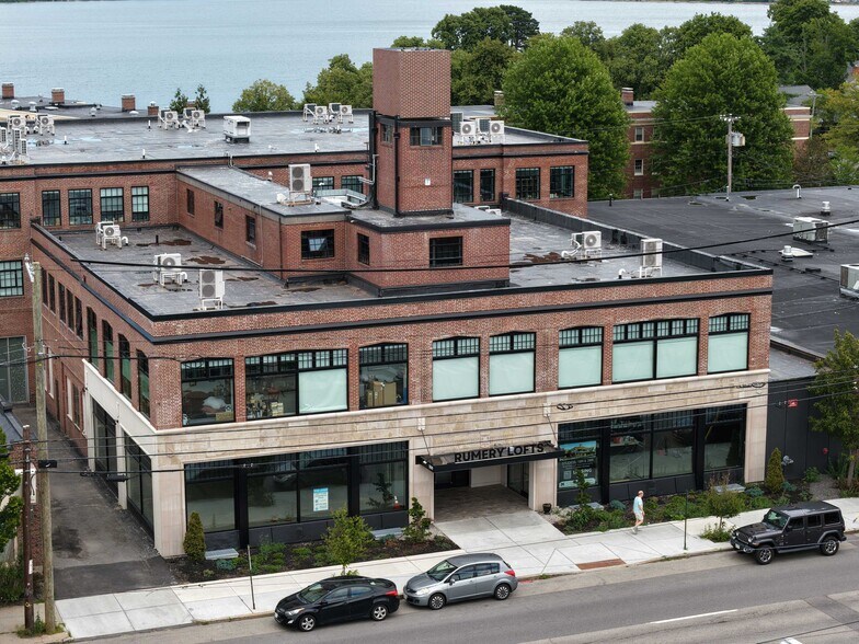 509 Forest Ave, Portland, ME à louer - Photo du bâtiment - Image 1 de 5