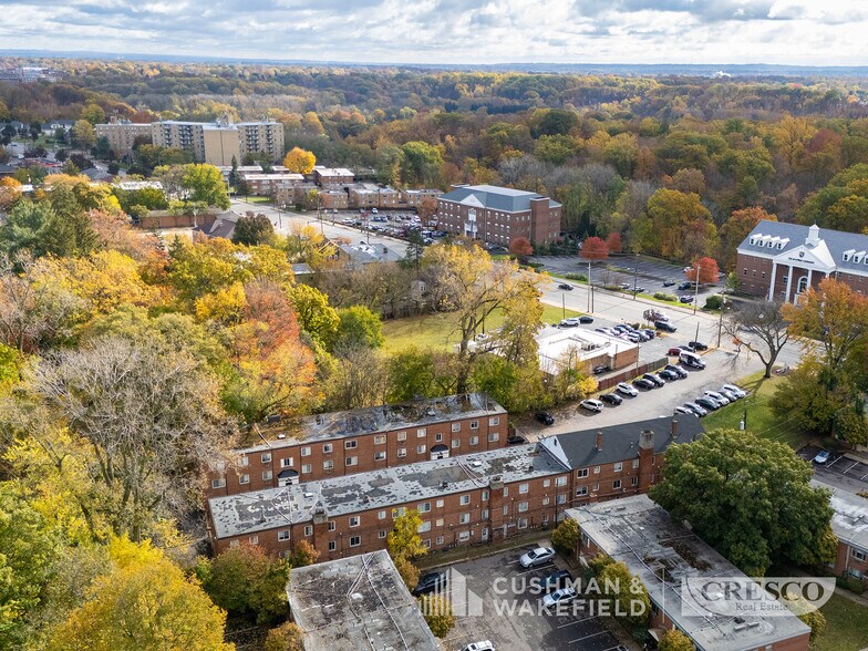 20580 Lorain Rd, Fairview Park, OH à vendre - Photo du bâtiment - Image 3 de 29