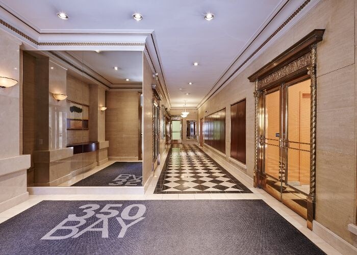 350 Bay St, Toronto, ON à louer - Hall d’entrée - Image 3 de 6