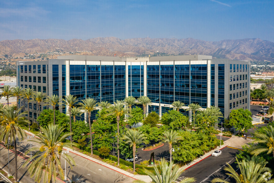 2300 W Empire Ave, Burbank, CA for lease - Building Photo - Image 1 of 5