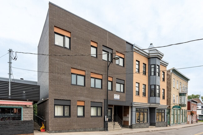 More details for 446 Rue Saint-Vallier O, Québec, QC - Retail for Sale
