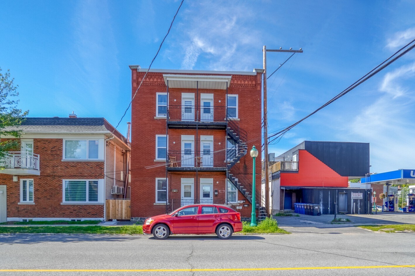 329-345 Av Des Cèdres, Shawinigan, QC for sale Primary Photo- Image 1 of 1