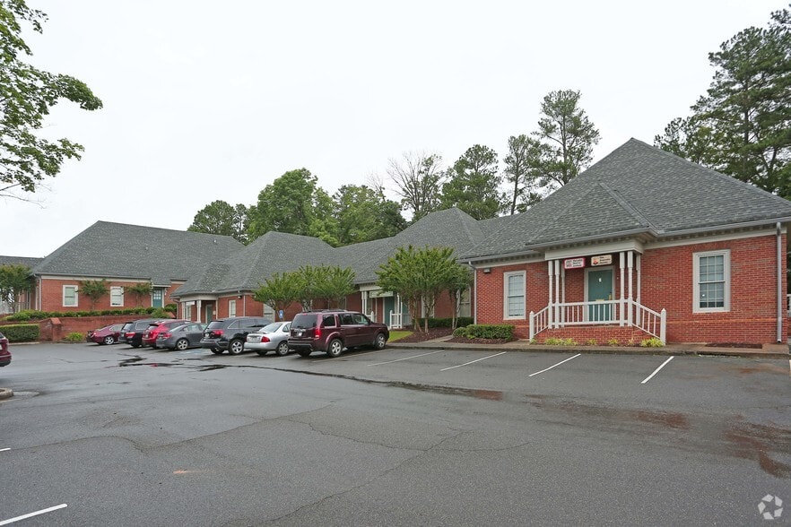 4045 Wetherburn Way, Peachtree Corners, GA for lease - Building Photo - Image 2 of 4