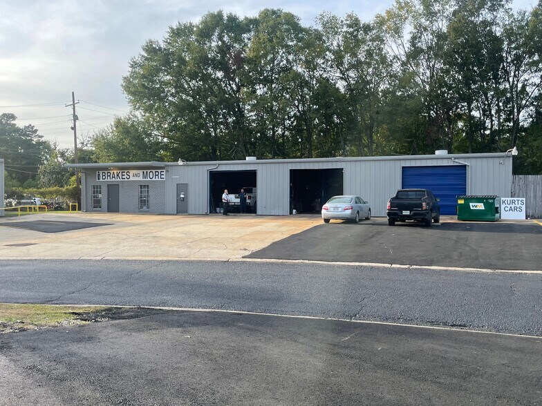 11859 Florida Blvd, Baton Rouge, LA à louer - Photo du bâtiment - Image 3 de 8