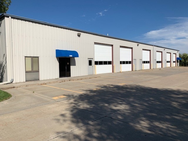 5300 N 57th St, Lincoln, NE à louer - Photo principale - Image 1 de 41