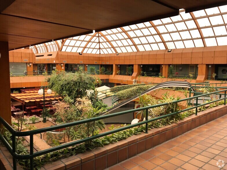 Carretera Majadahonda, 2600, Pozuelo de Alarcón, Madrid à louer - Photo du bâtiment - Image 2 de 5