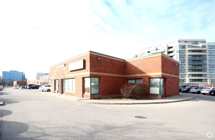 160 E Beaver Creek Rd, Richmond Hill, ON à vendre - Photo du bâtiment - Image 3 de 5