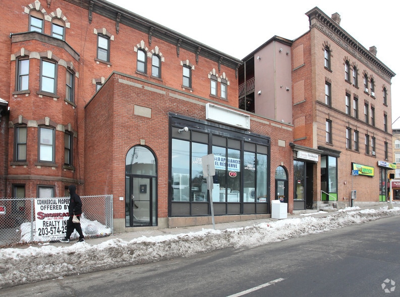 493-497 Meadow St, Waterbury, CT à vendre - Photo principale - Image 1 de 4