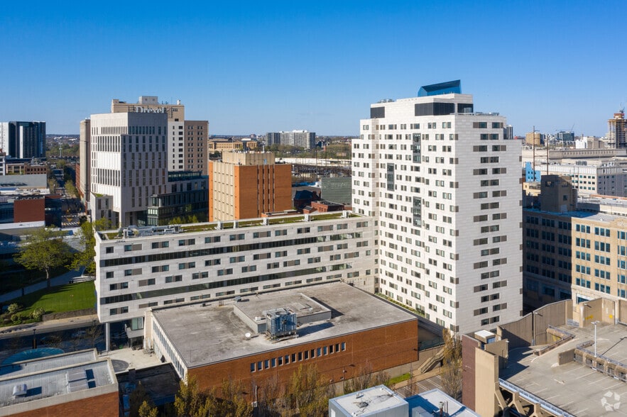 3200 Chestnut St, Philadelphia, PA à louer - Photo du bâtiment - Image 3 de 5