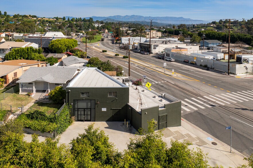 3401 Eagle Rock Blvd, Los Angeles, CA à vendre - Photo du bâtiment - Image 2 de 18