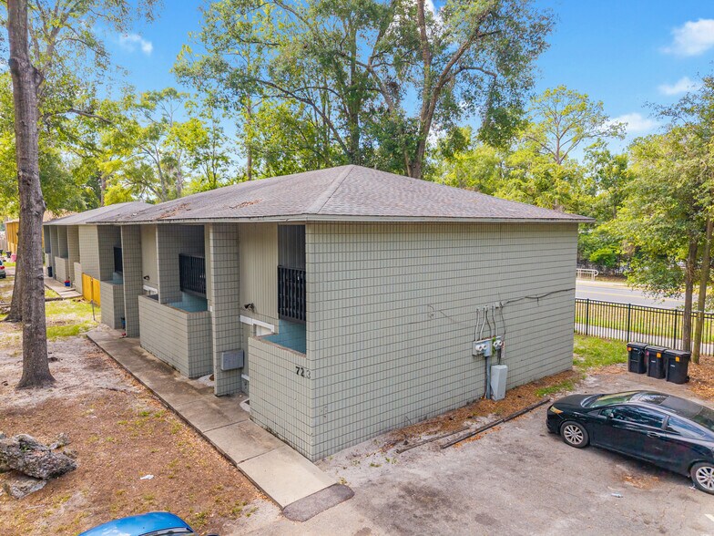 723 SW 69th St, Gainesville, FL à vendre - Photo principale - Image 1 de 2