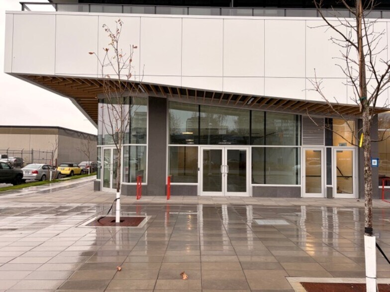7977 Lansdowne Rd, Richmond, BC for lease - Building Photo - Image 2 of 6