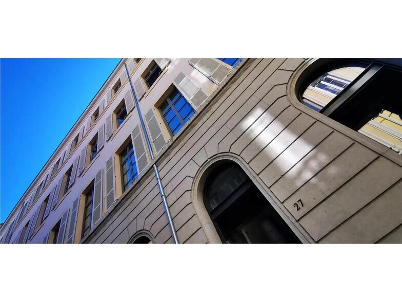 Bureau dans Lyon à louer - Photo du bâtiment - Image 2 de 42