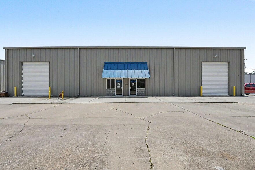 3295 Warrior Dr, D'Iberville, MS à louer - Photo du bâtiment - Image 2 de 4