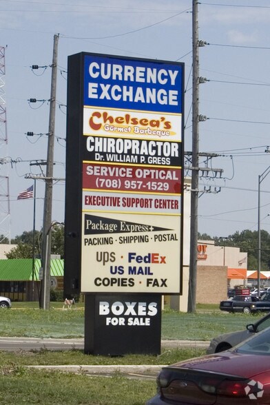 801-861 W Maple Ave, Homewood, IL à louer - Photo du bâtiment - Image 3 de 12