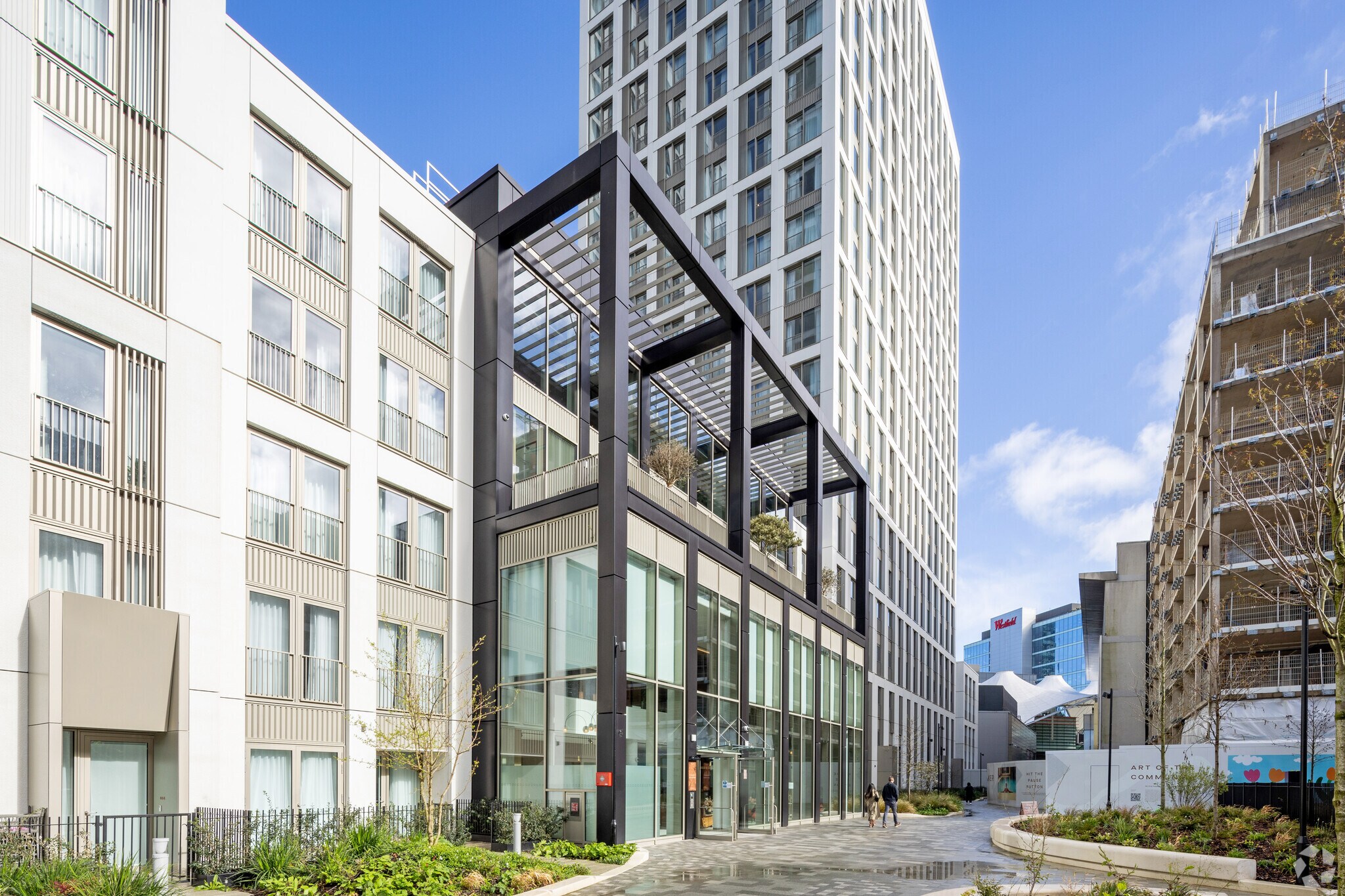 1 Cherry Park Ln, Londres à louer Photo principale- Image 1 de 5